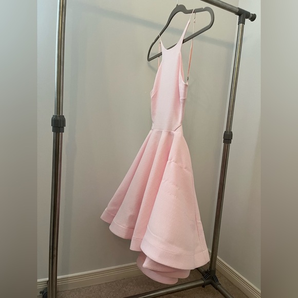 Pink backless dress - Picture 2 of 4